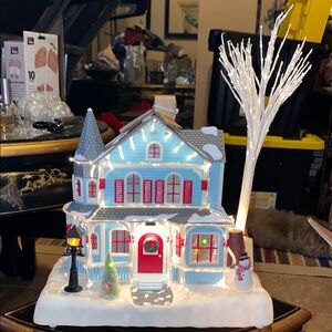 AVON HOLIDAY SPLENDOR LIGHTED FIBER OPTIC HOUSE